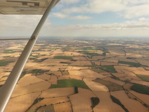 High and dry in summer. Flying in summer often means coping with thermals and light and variable winds. Read about these challenges in my blog.