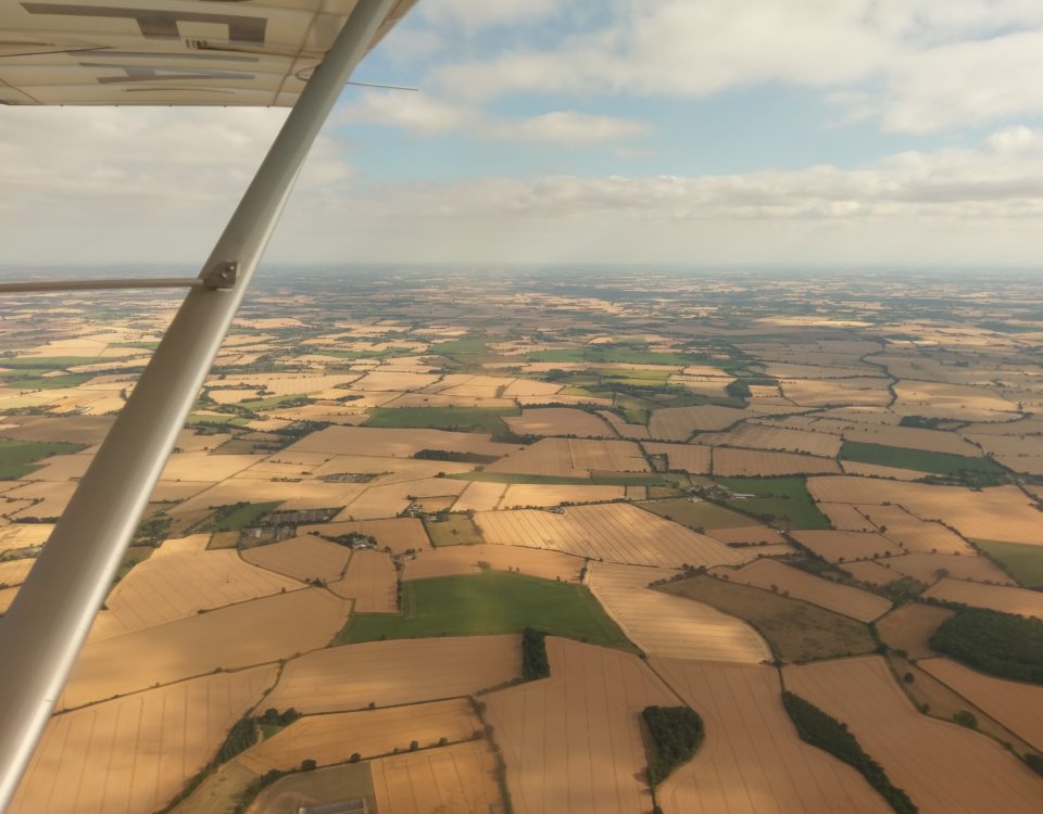 High and dry in summer. Flying in summer often means coping with thermals and light and variable winds. Read about these challenges in my blog.